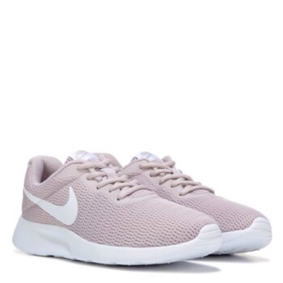 light pink nike tanjun